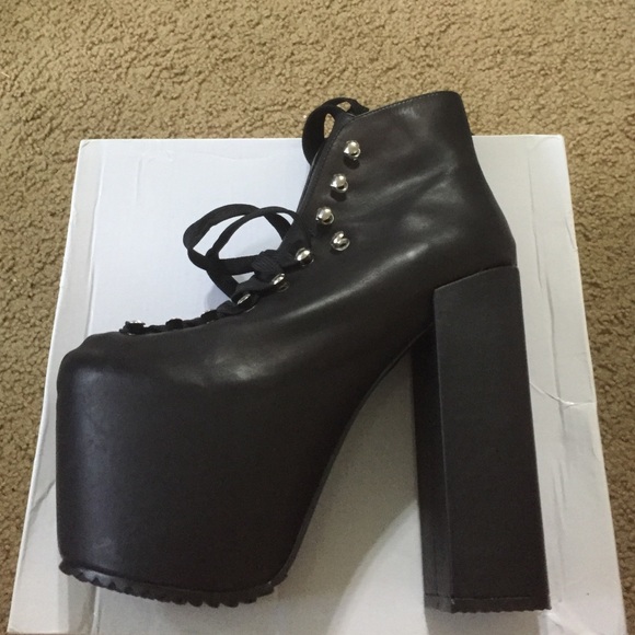 UNIF Hellbounds - Picture 3 of 4